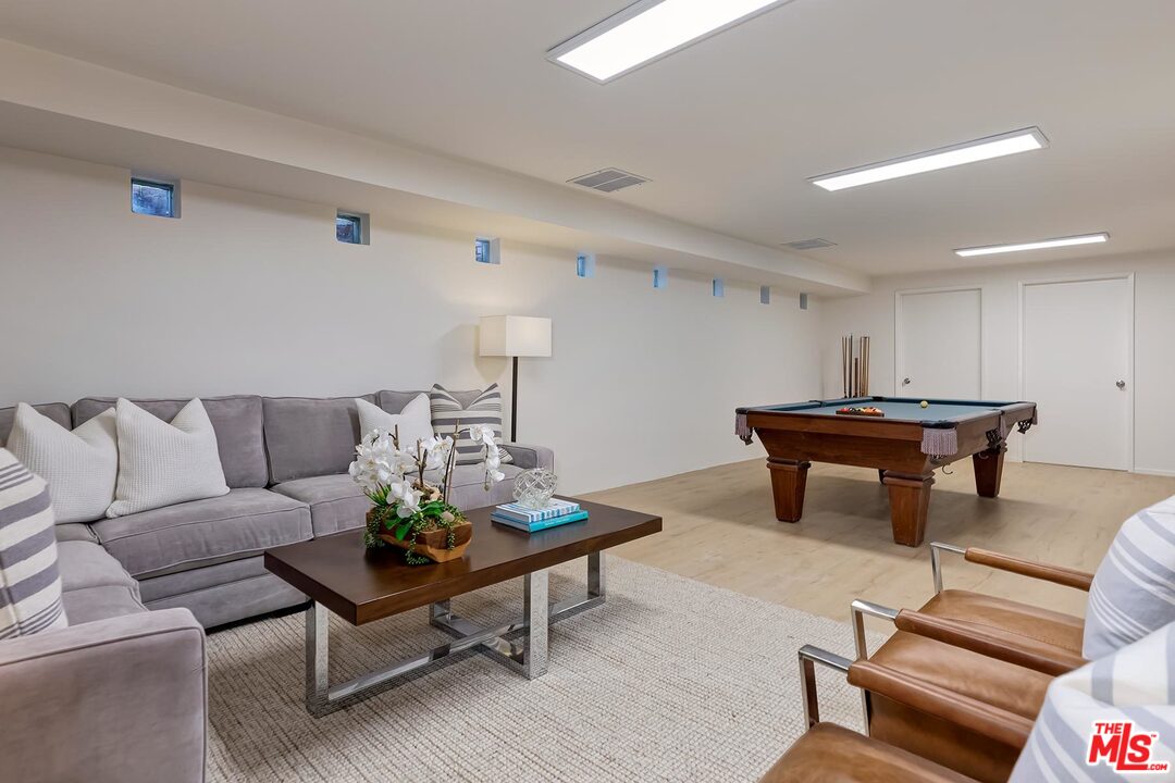 2001 Navy Street Santa Monica, CA 90405 - Photo 41 of 54