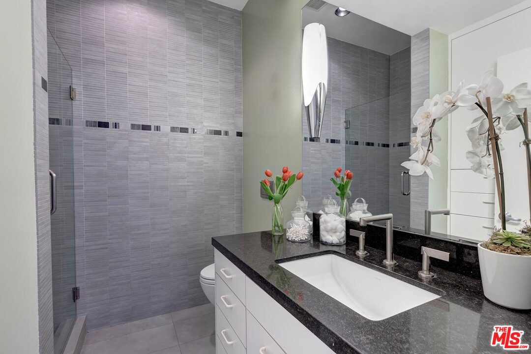 2001 Navy Street Santa Monica, CA 90405 - Photo 43 of 54