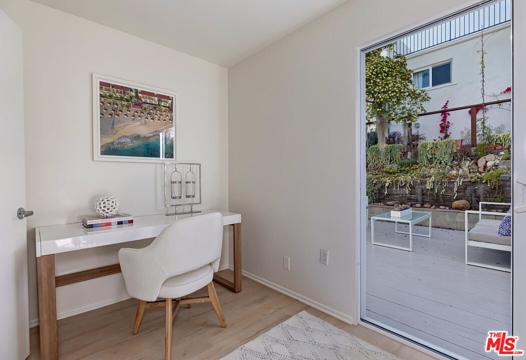 2001 Navy Street Santa Monica, CA 90405 - Photo 45 of 54