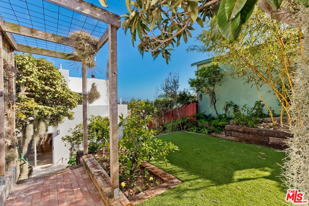 2001 Navy Street Santa Monica, CA 90405 - Photo 48 of 54