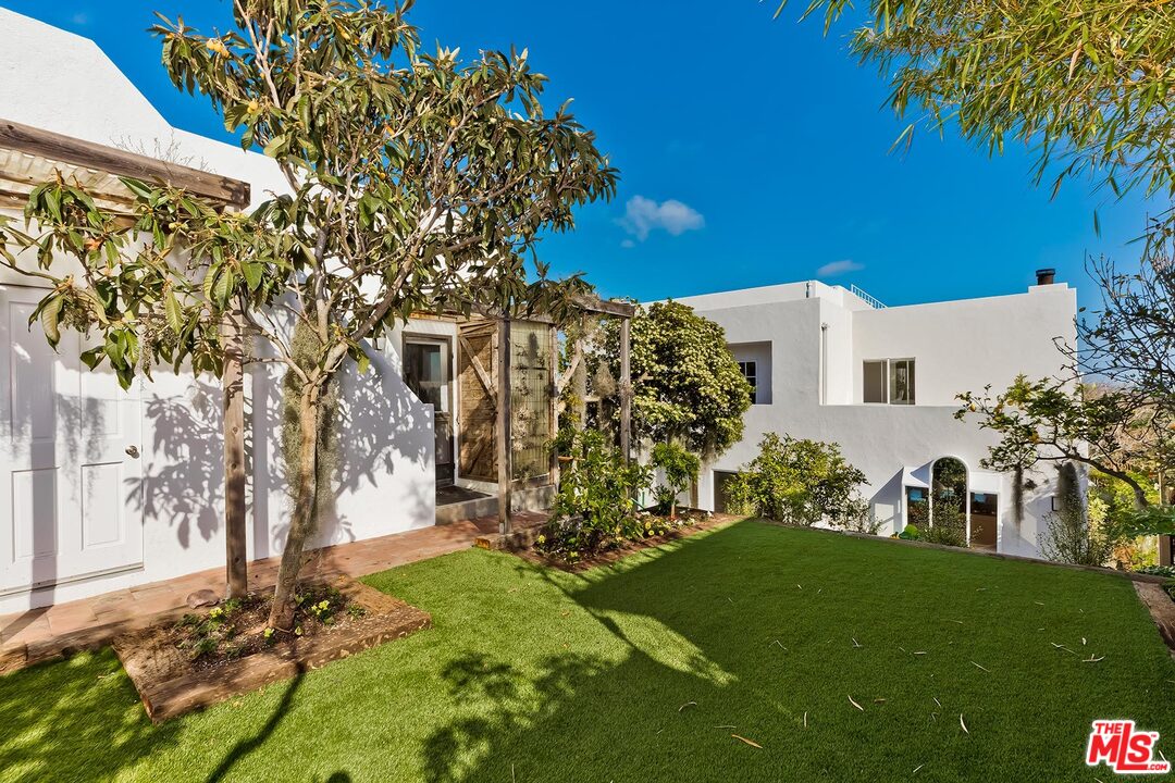 2001 Navy Street Santa Monica, CA 90405 - Photo 49 of 54