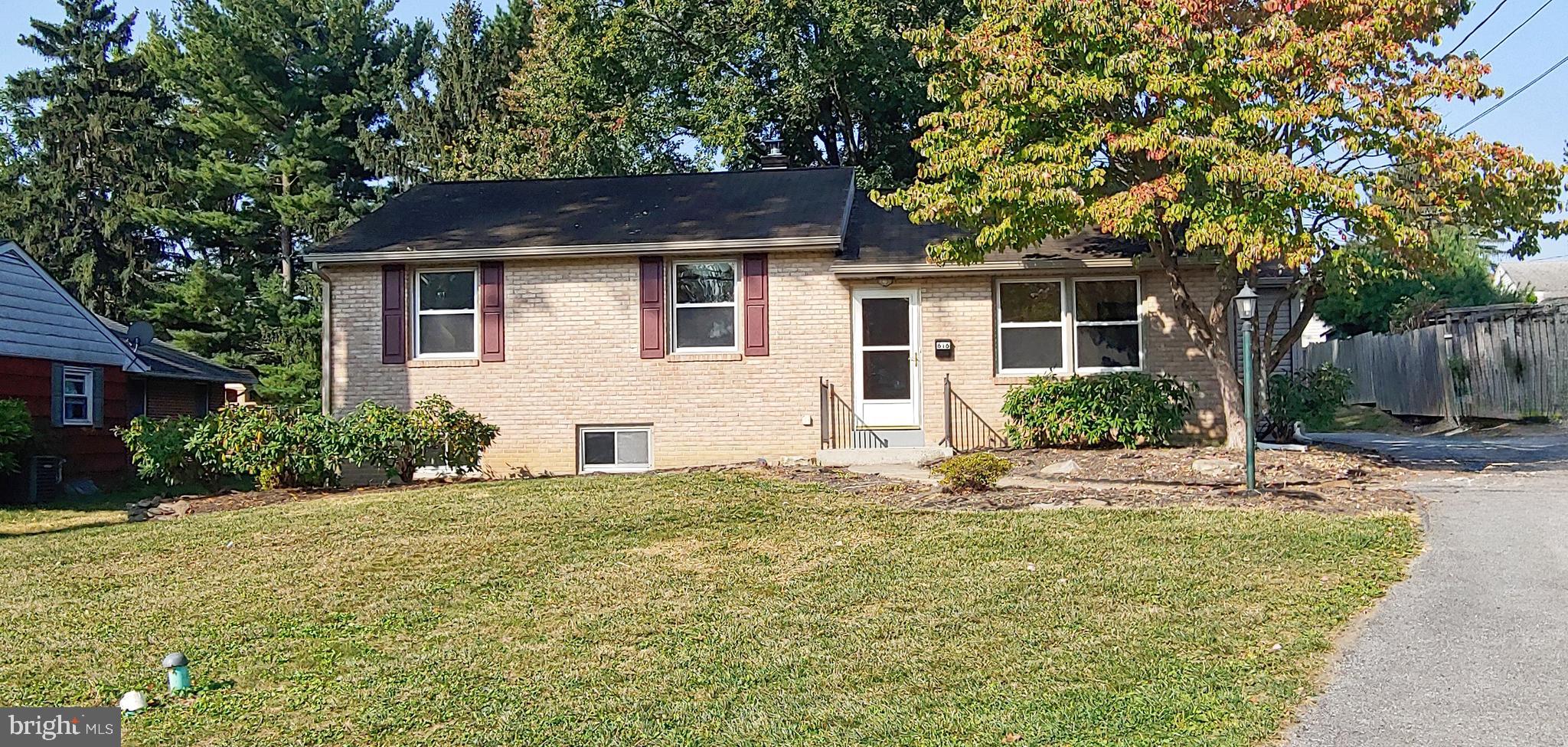 616 Bermuda Road Lancaster, PA 17603 - Photo 1 of 15 Front