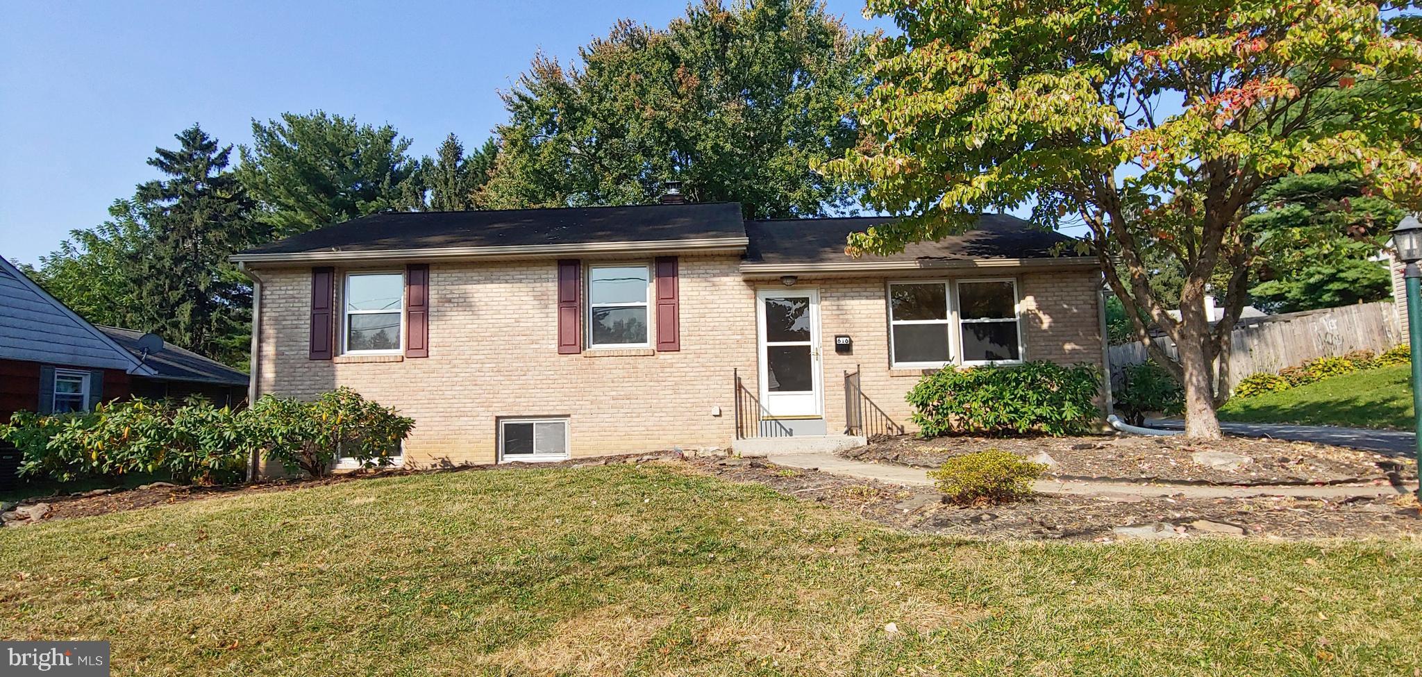 616 Bermuda Road Lancaster, PA 17603 - Photo 2 of 15 Front