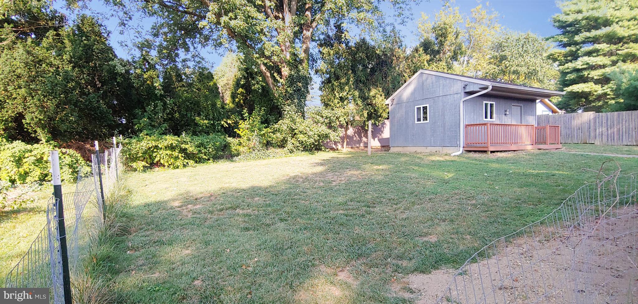 616 Bermuda Road Lancaster, PA 17603 - Photo 3 of 15 Back Yard