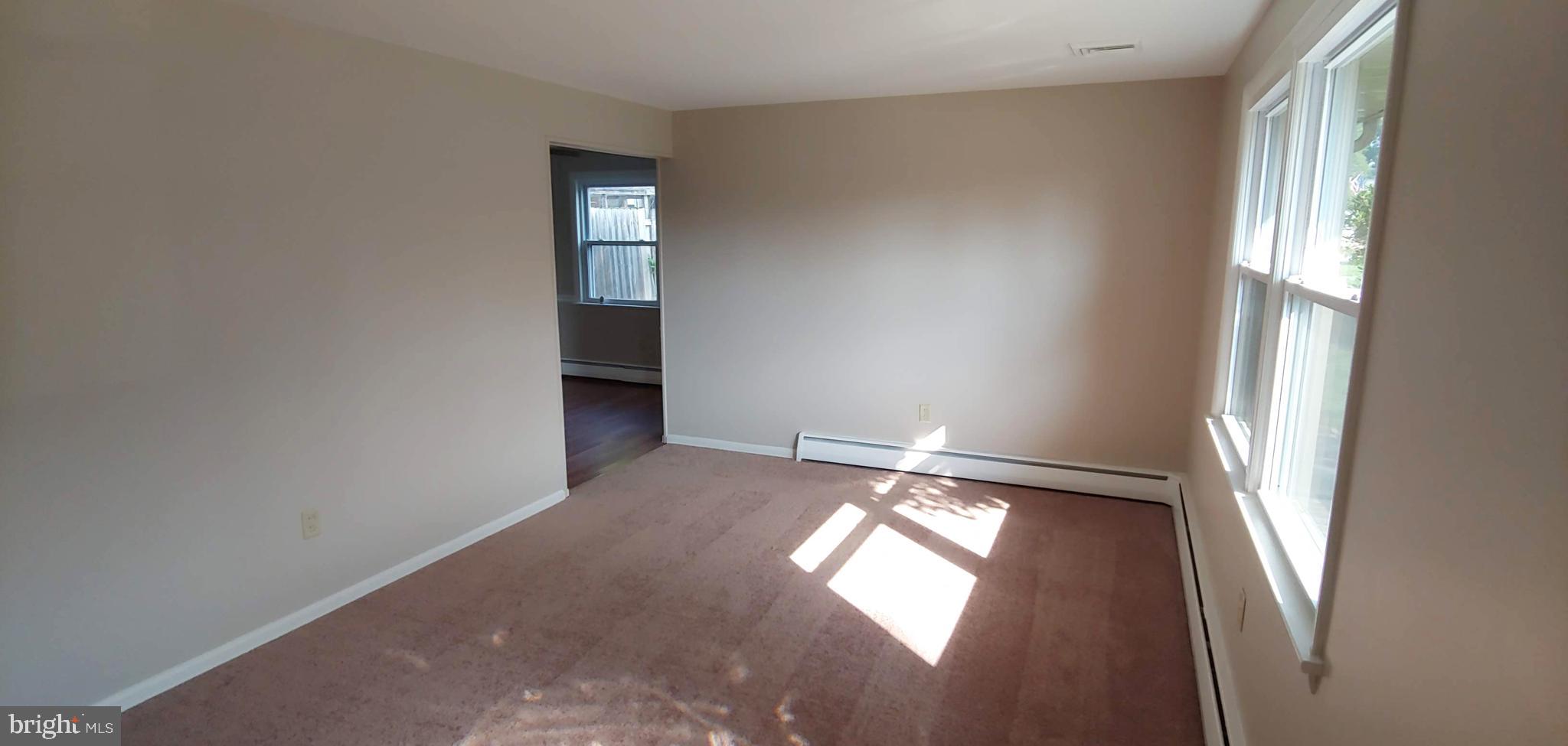 616 Bermuda Road Lancaster, PA 17603 - Photo 6 of 15 Living room