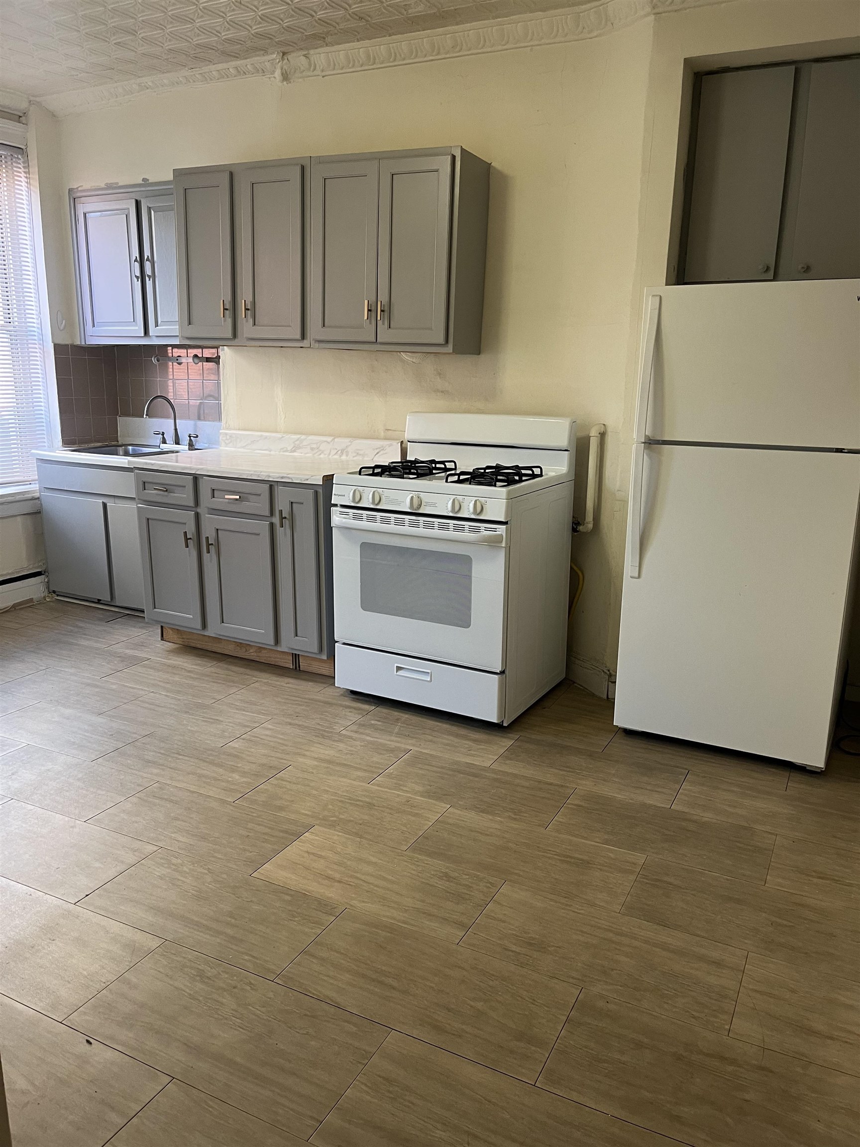 527 Willow Avenue, Unit 4 Hoboken, NJ 07030 - Photo 3 of 9