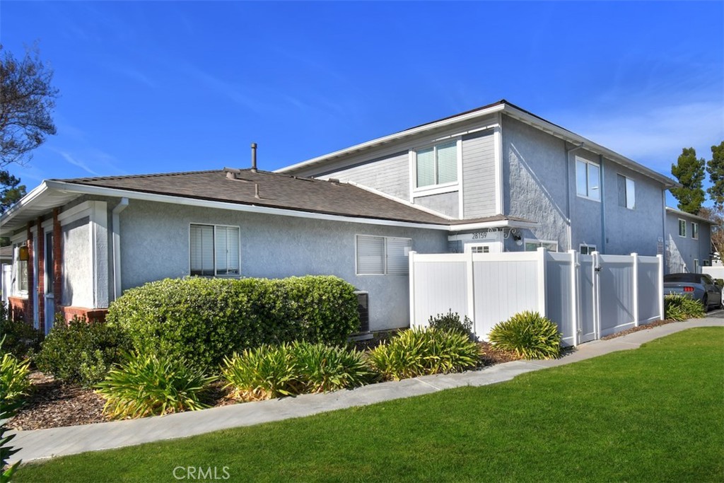 28159 Robin Avenue Saugus, CA 91350 - Photo 1 of 39