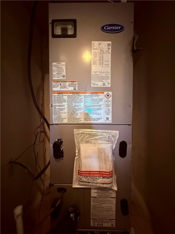 5742 Hidden Valley Loop Sandia, TX 78383 - Photo 22 of 27 a bathroom with a window