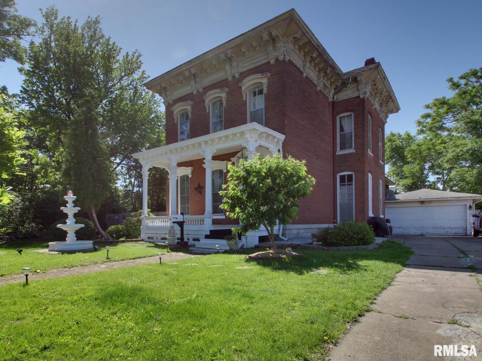 1470 Vermont Street Quincy, IL 62301 - Photo 2 of 27