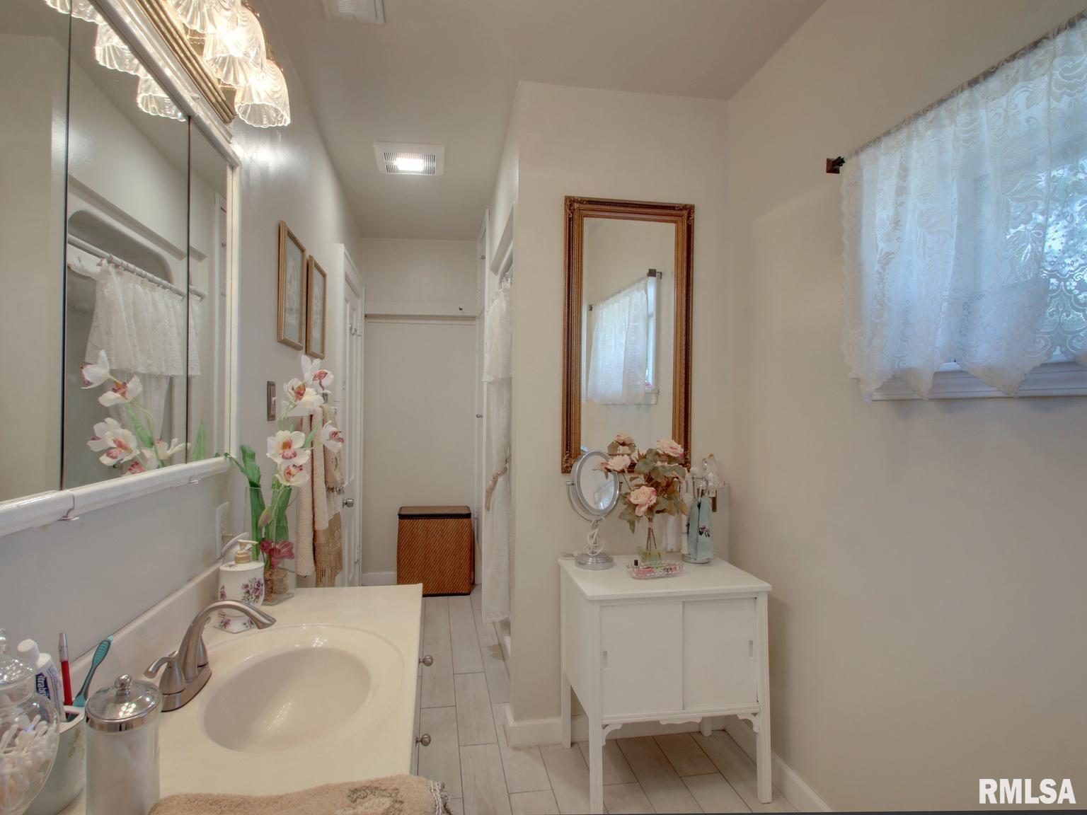 1470 Vermont Street Quincy, IL 62301 - Photo 22 of 27