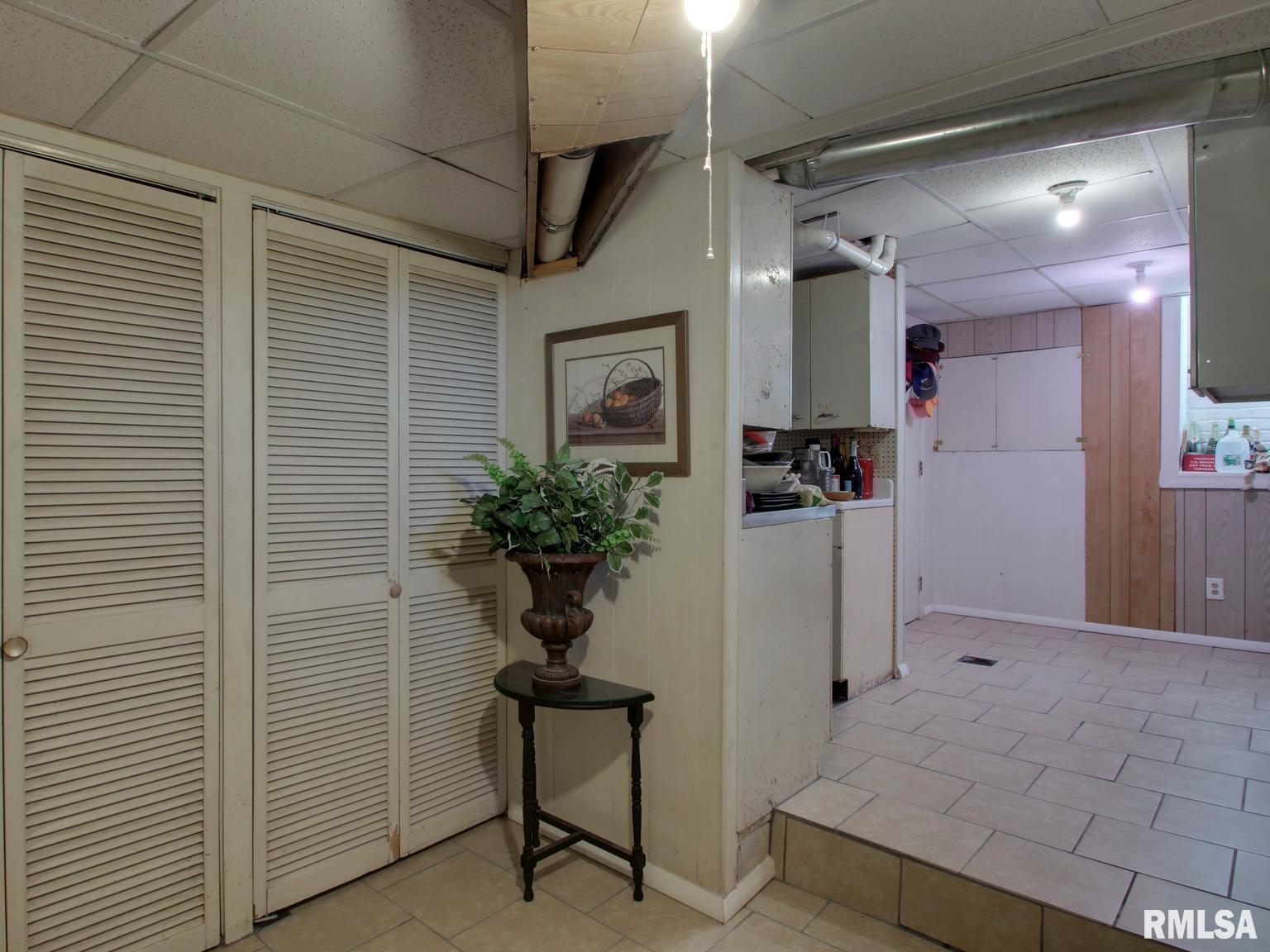 1470 Vermont Street Quincy, IL 62301 - Photo 23 of 27