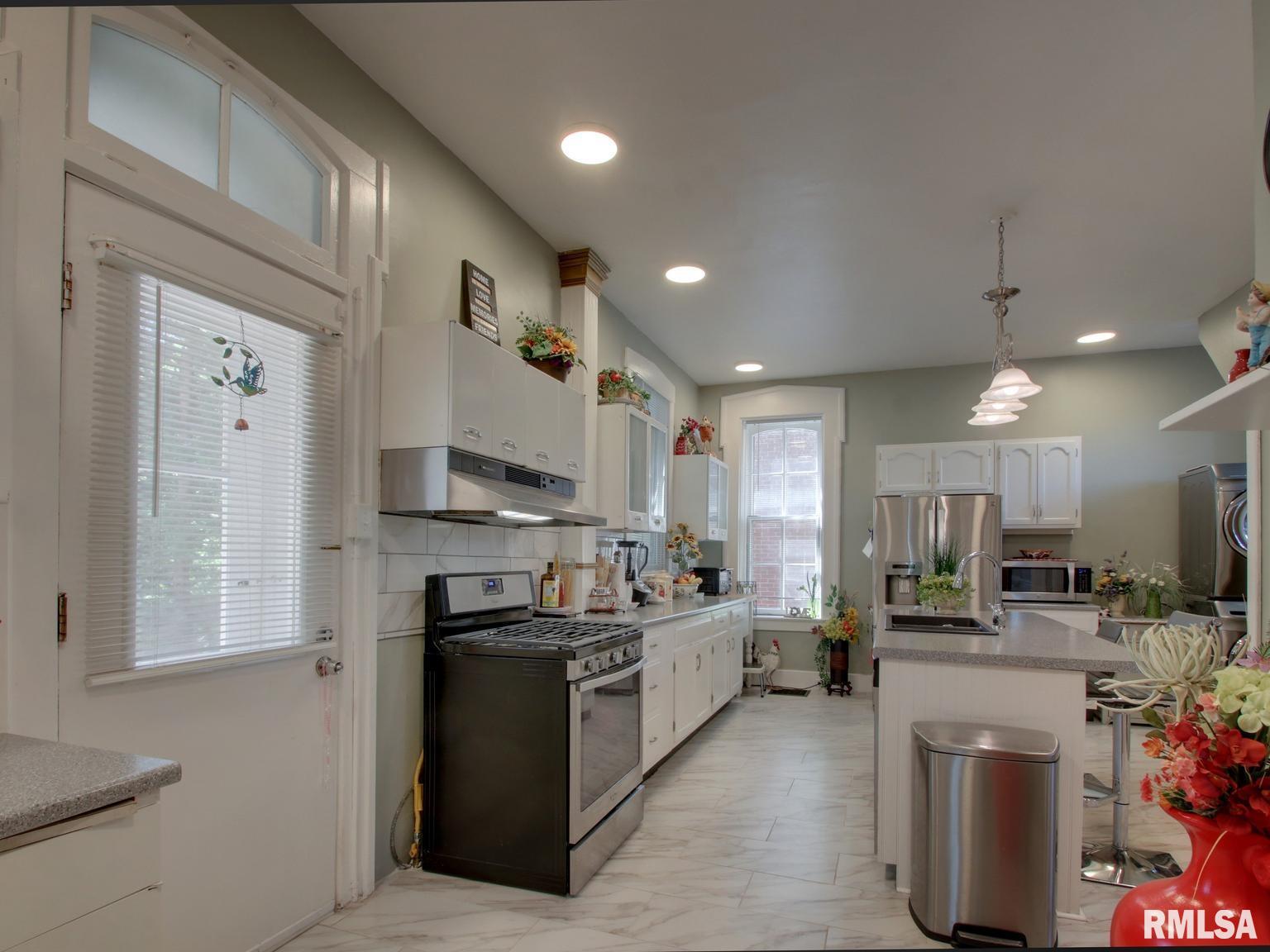 1470 Vermont Street Quincy, IL 62301 - Photo 10 of 27