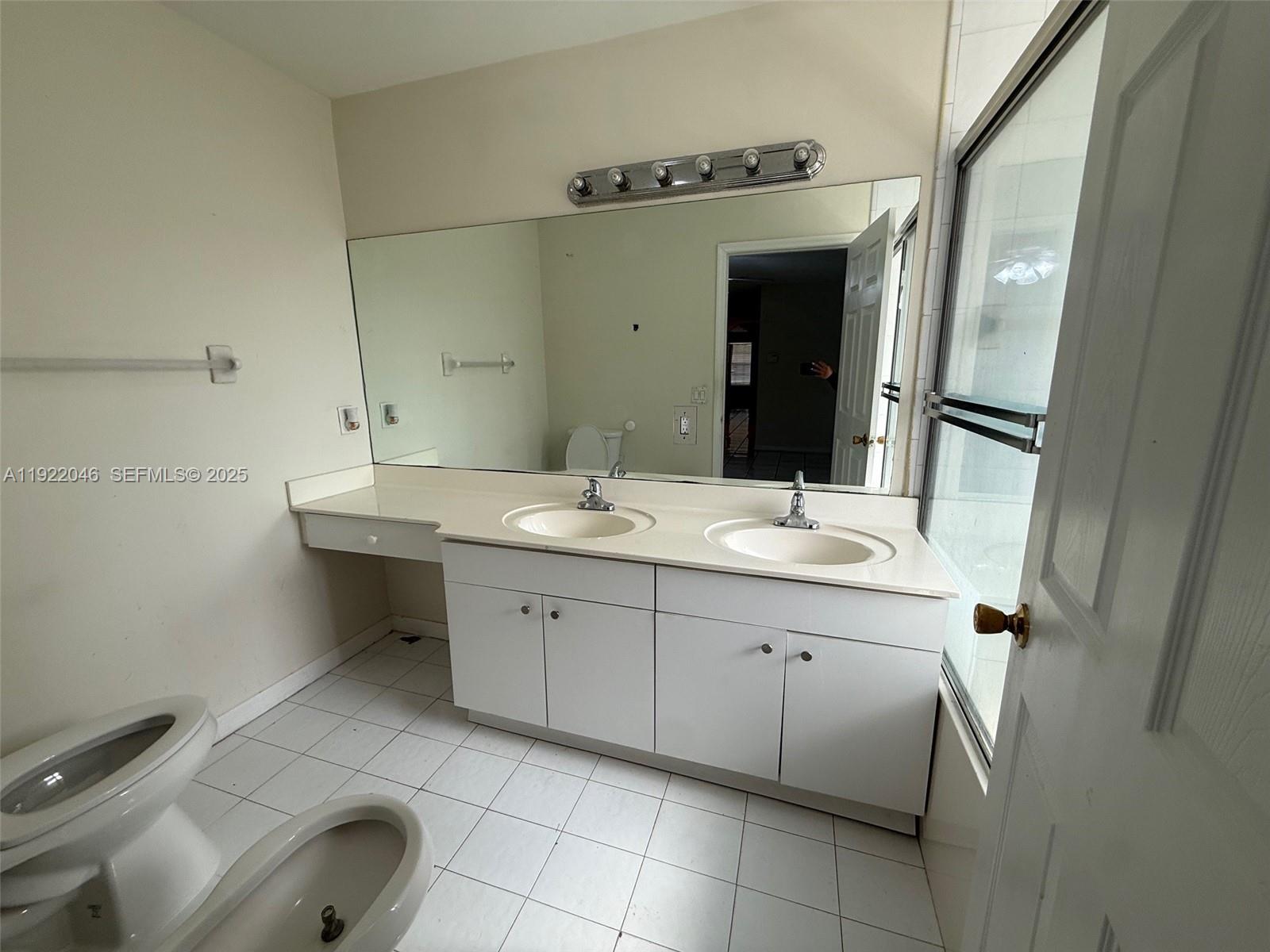 1081 Northwest 128th Place Miami, FL 33182 - Photo 24 of 31