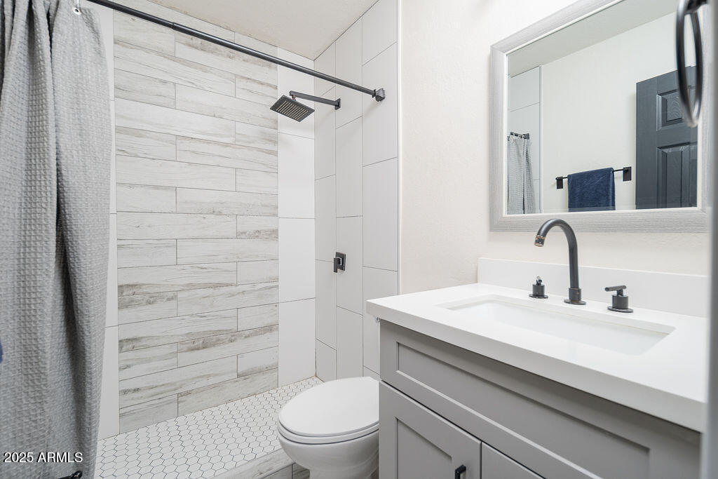 3314 East Cypress Street Phoenix, AZ 85008 - Photo 19 of 23 Guest bath, shower only