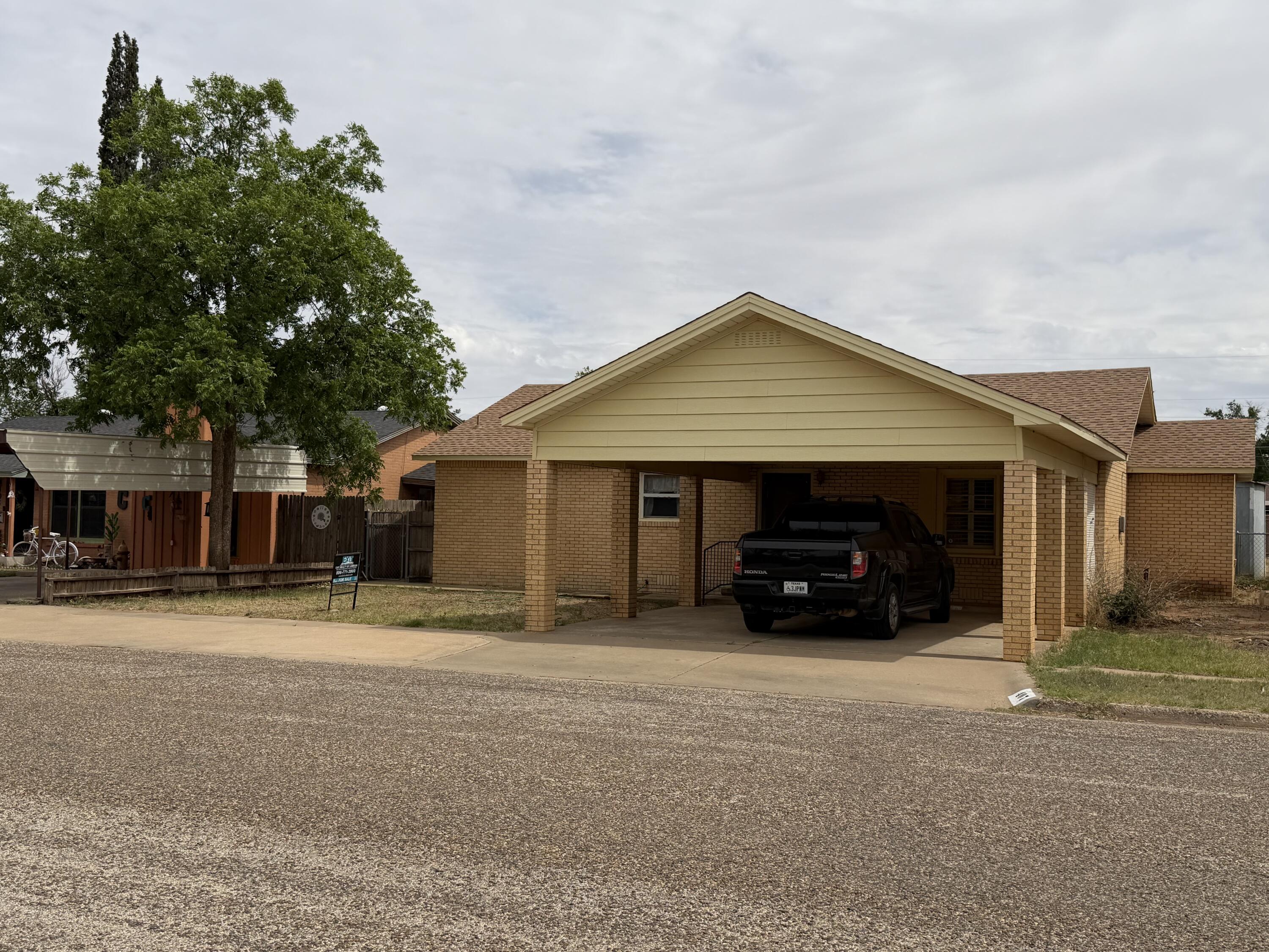 407 North 19th Street Lamesa, TX 79331 - Photo 2 of 22 IMG_2917