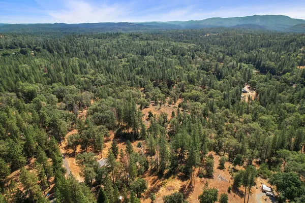 $379,950 | 402 Rabbit's Foot Road, West Point, CA 95255