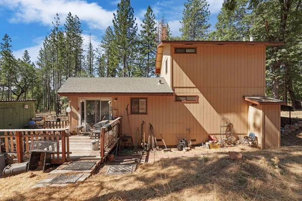 $379,950 | 402 Rabbit's Foot Road, West Point, CA 95255