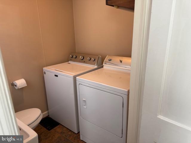 411 East Chestnut Street Lebanon, PA 17042 - Photo 20 of 48 a utility room with dryer and washer