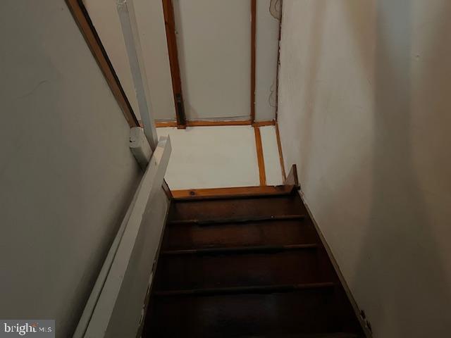411 East Chestnut Street Lebanon, PA 17042 - Photo 35 of 48 a view of entryway