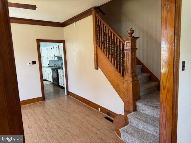 411 East Chestnut Street Lebanon, PA 17042 - Photo 5 of 48 a view of an entryway with wooden floor