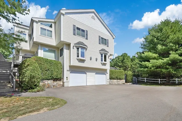 $500,000 | 1303 Old Bridge Lane, Unit 1303, Bellingham, MA 02019