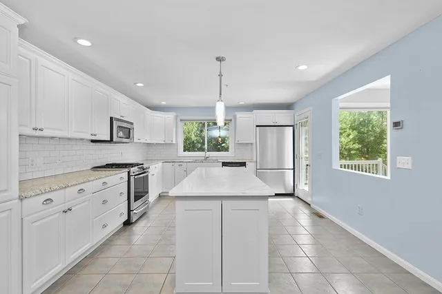 $500,000 | 1303 Old Bridge Lane, Unit 1303, Bellingham, MA 02019