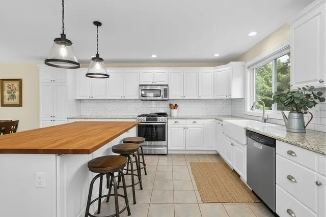 $500,000 | 1303 Old Bridge Lane, Unit 1303, Bellingham, MA 02019