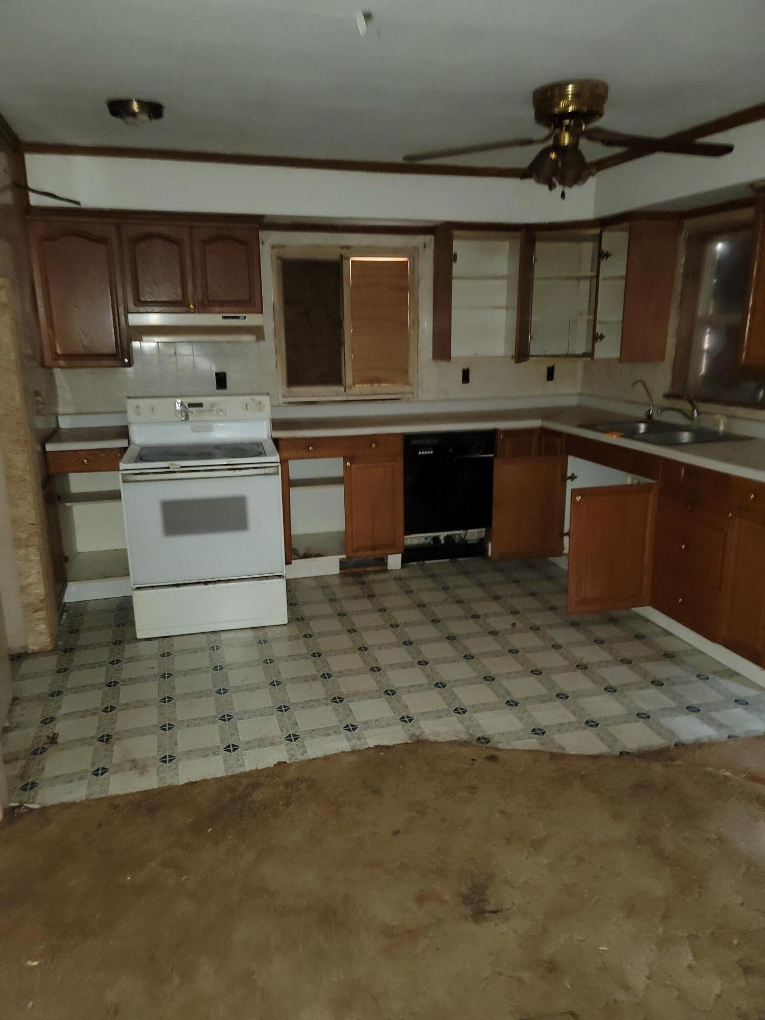 68420 Mann Road White Pigeon, MI 49099 - Photo 3 of 8 20241115_125238
