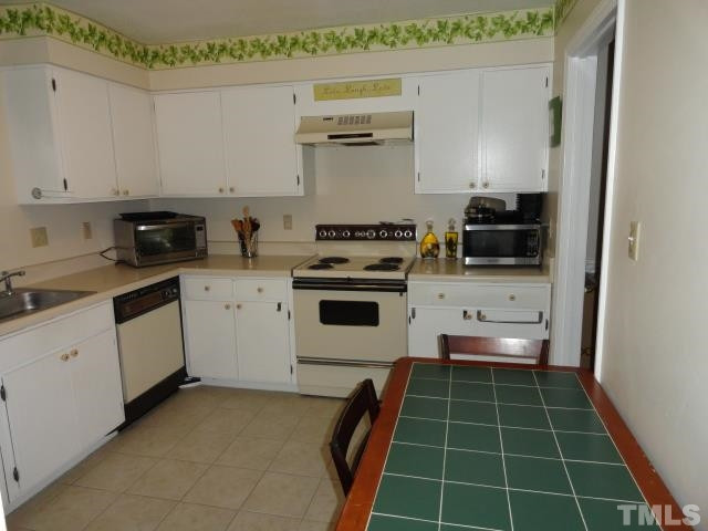 6439 New Market Way Raleigh, NC 27615 - Photo 17 of 25 Kitchen