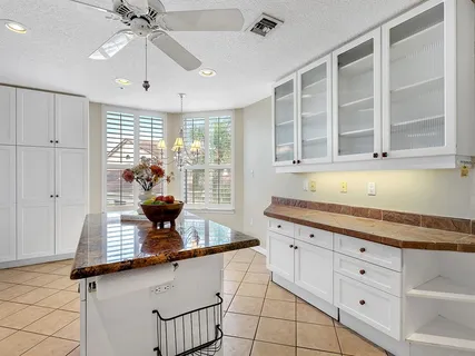 $565,000 | 5420 Eagles Point Circle, Unit 106, Sarasota, FL 34231