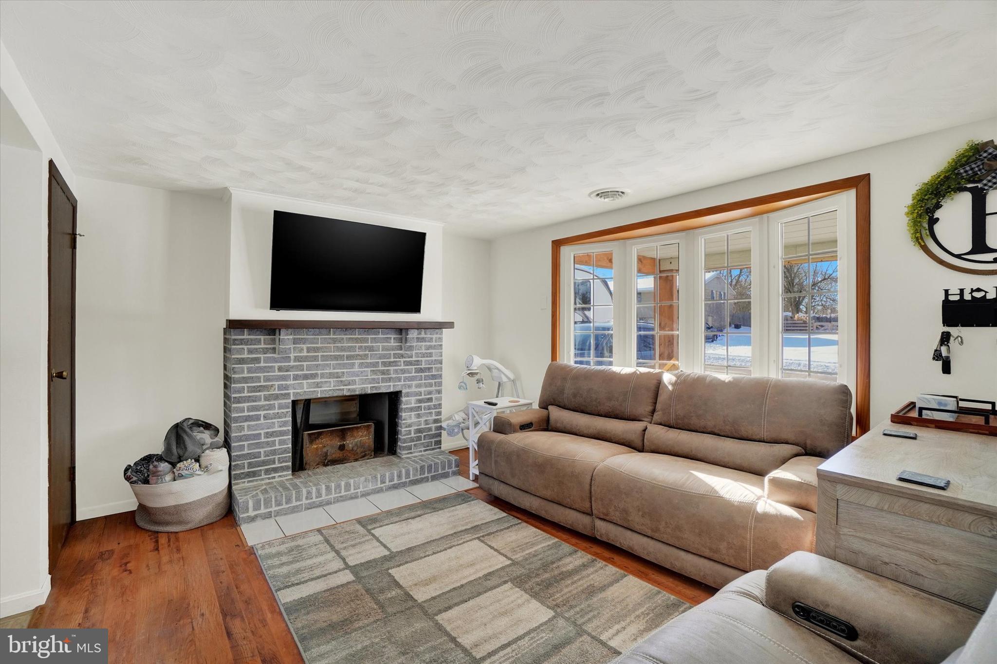 2209 Cedar Road York, PA 17408 - Photo 5 of 31