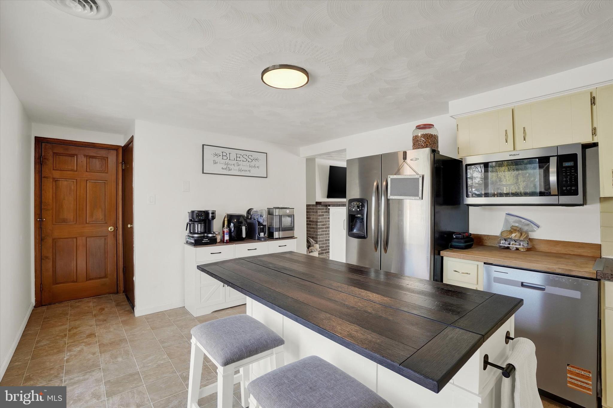 2209 Cedar Road York, PA 17408 - Photo 8 of 31