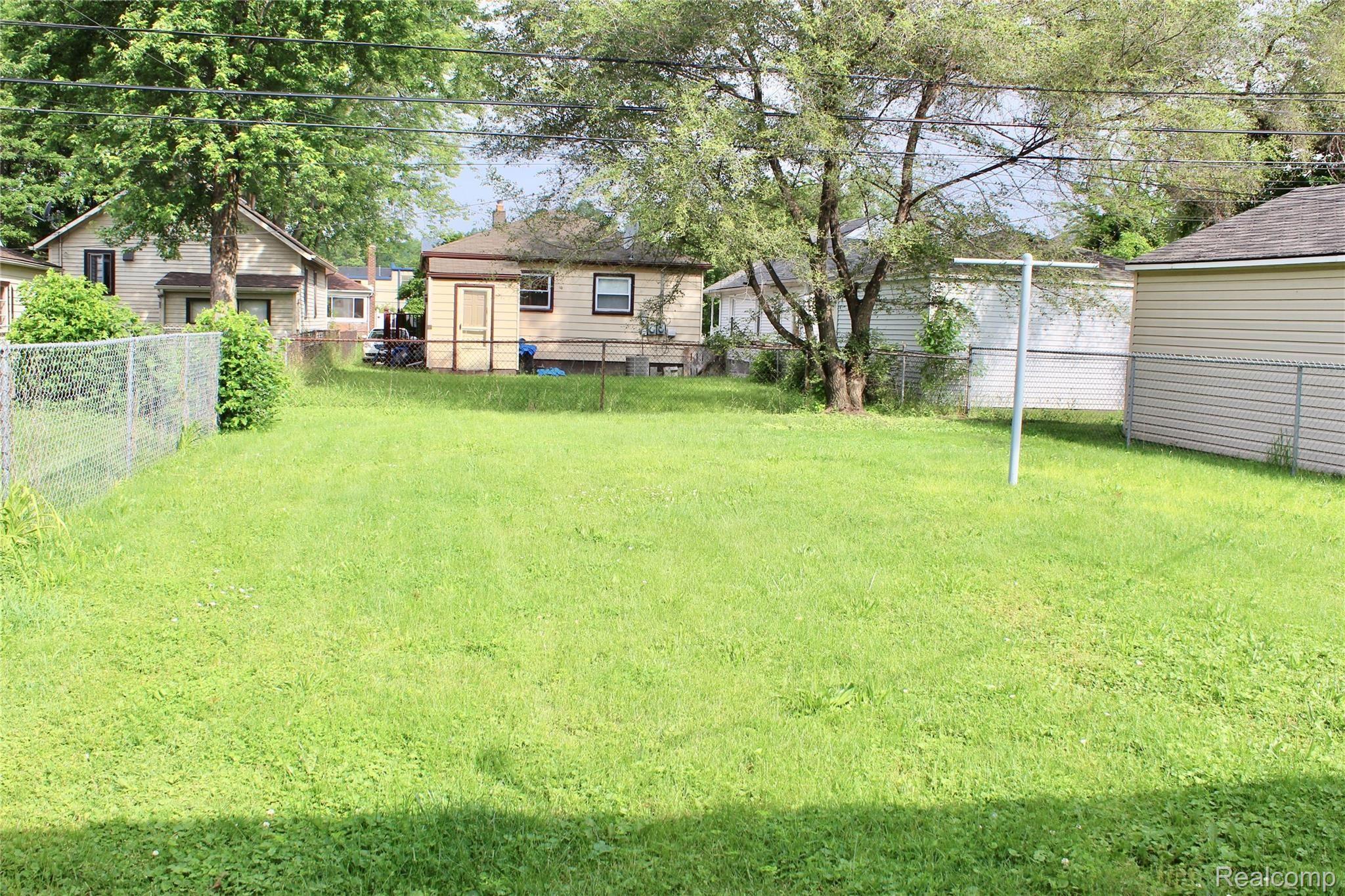 17939 Reed Street Melvindale, MI 48122 - Photo 11 of 11 10793978352_IMG_0975.jpg