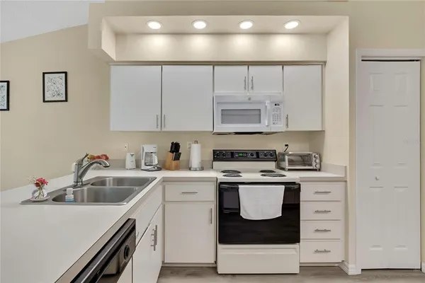 $329,900 | 7274 Aloe Drive, Spring Hill, FL 34607