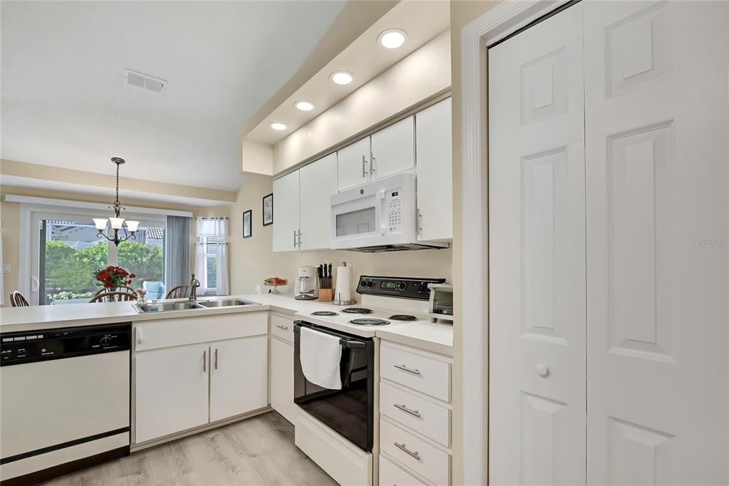 7274 Aloe Drive Spring Hill, FL 34607 - Photo 10 of 43