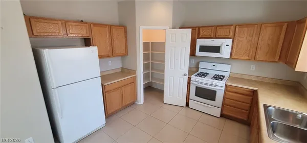 $1,925 | 3008 Dowitcher Avenue, North Las Vegas, NV 89084