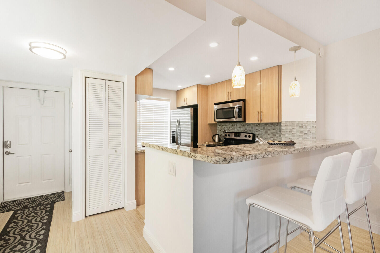 9872 Marina Boulevard, Unit 1414 Boca Raton, FL 33428 - Photo 1 of 20 11_HD_9872_Marina_Boulevard_Apt_141411_m
