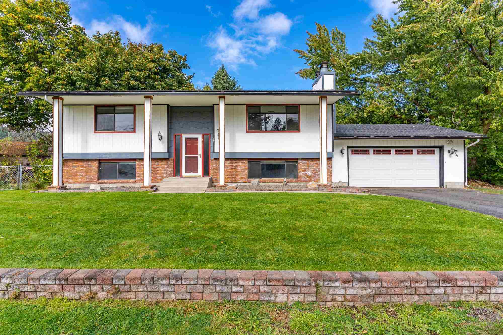 422 West Ivanhoe Road Spokane, WA 99218 - Photo 1 of 31