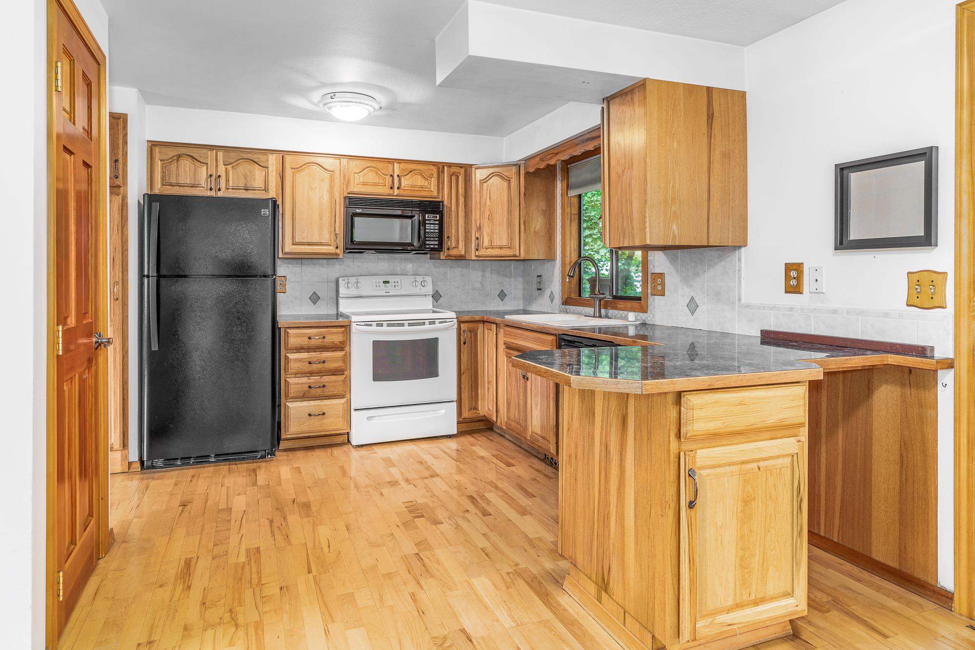 422 West Ivanhoe Road Spokane, WA 99218 - Photo 5 of 31