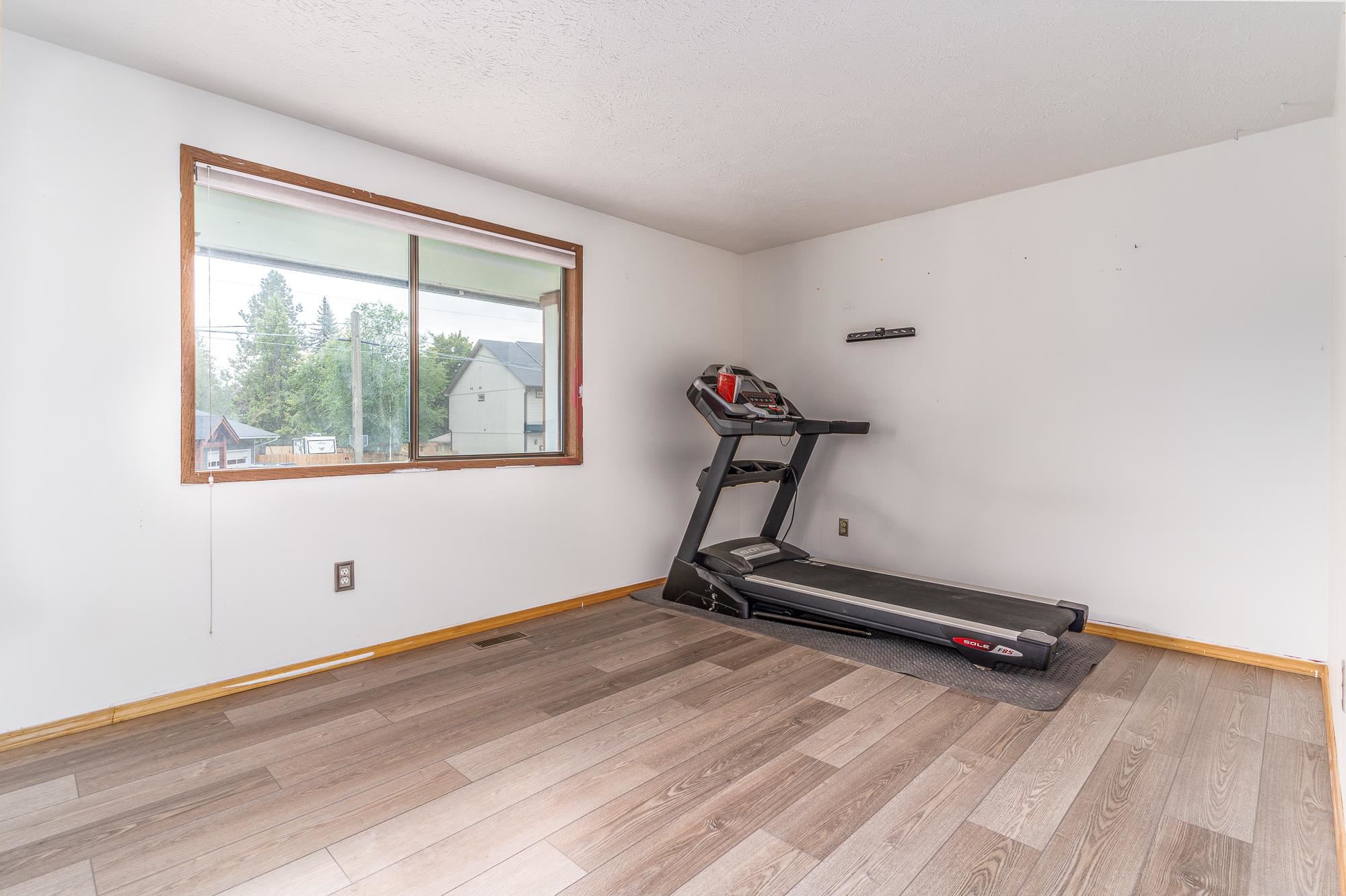 422 West Ivanhoe Road Spokane, WA 99218 - Photo 10 of 31