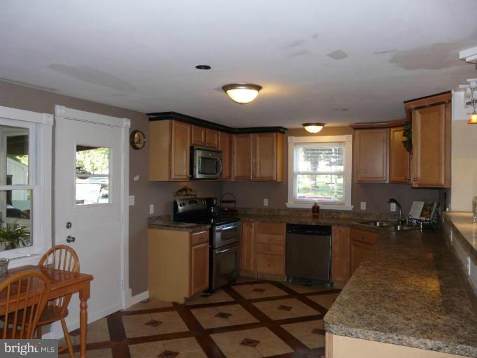 290 McDonald Road Winchester, VA 22602 - Photo 11 of 28 Brand new kitchen....