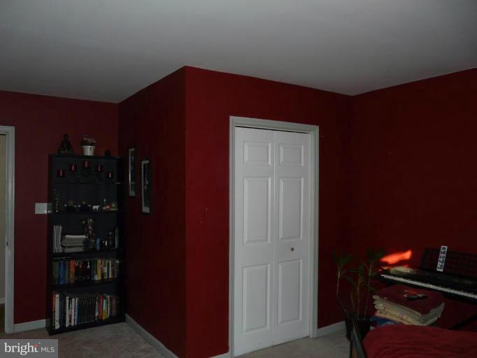 290 McDonald Road Winchester, VA 22602 - Photo 19 of 28 Bedroom #3