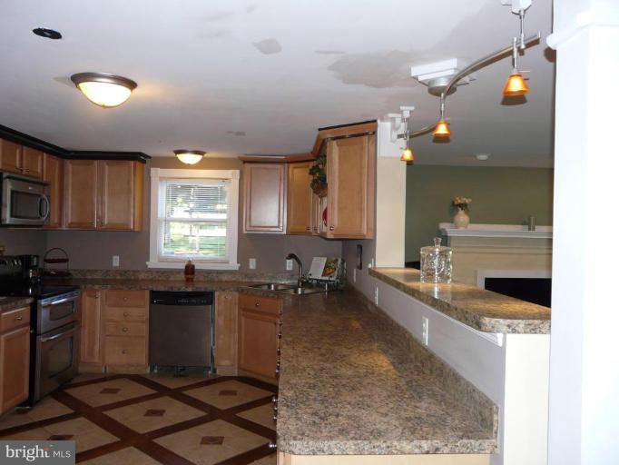 290 McDonald Road Winchester, VA 22602 - Photo 22 of 28 Lots and lots of counter space...