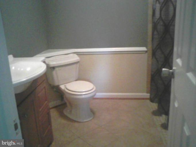 290 McDonald Road Winchester, VA 22602 - Photo 27 of 28 Bath #2