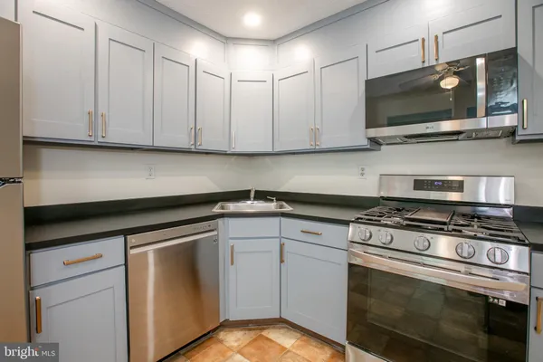 $2,200 | 5 Chambord Court, Hamilton, NJ 08619