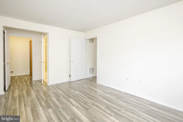 $2,200 | 5 Chambord Court, Hamilton, NJ 08619