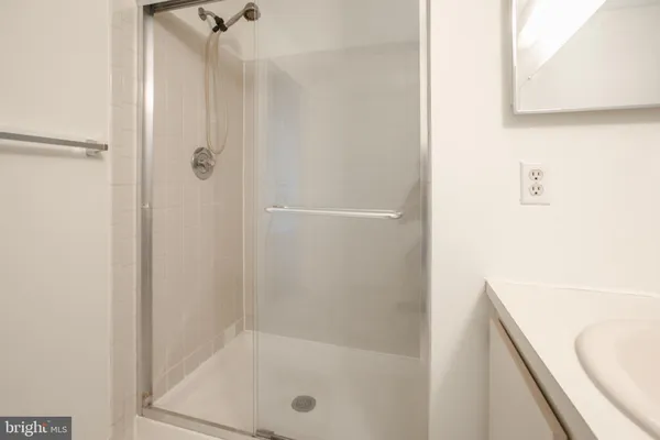 $2,200 | 5 Chambord Court, Hamilton, NJ 08619