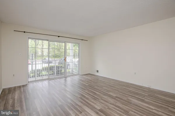 $2,200 | 5 Chambord Court, Hamilton, NJ 08619