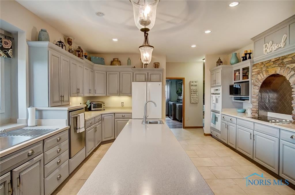 8135 Seaman Road Oregon, OH 43616 - Photo 18 of 36 Gallery Image 18