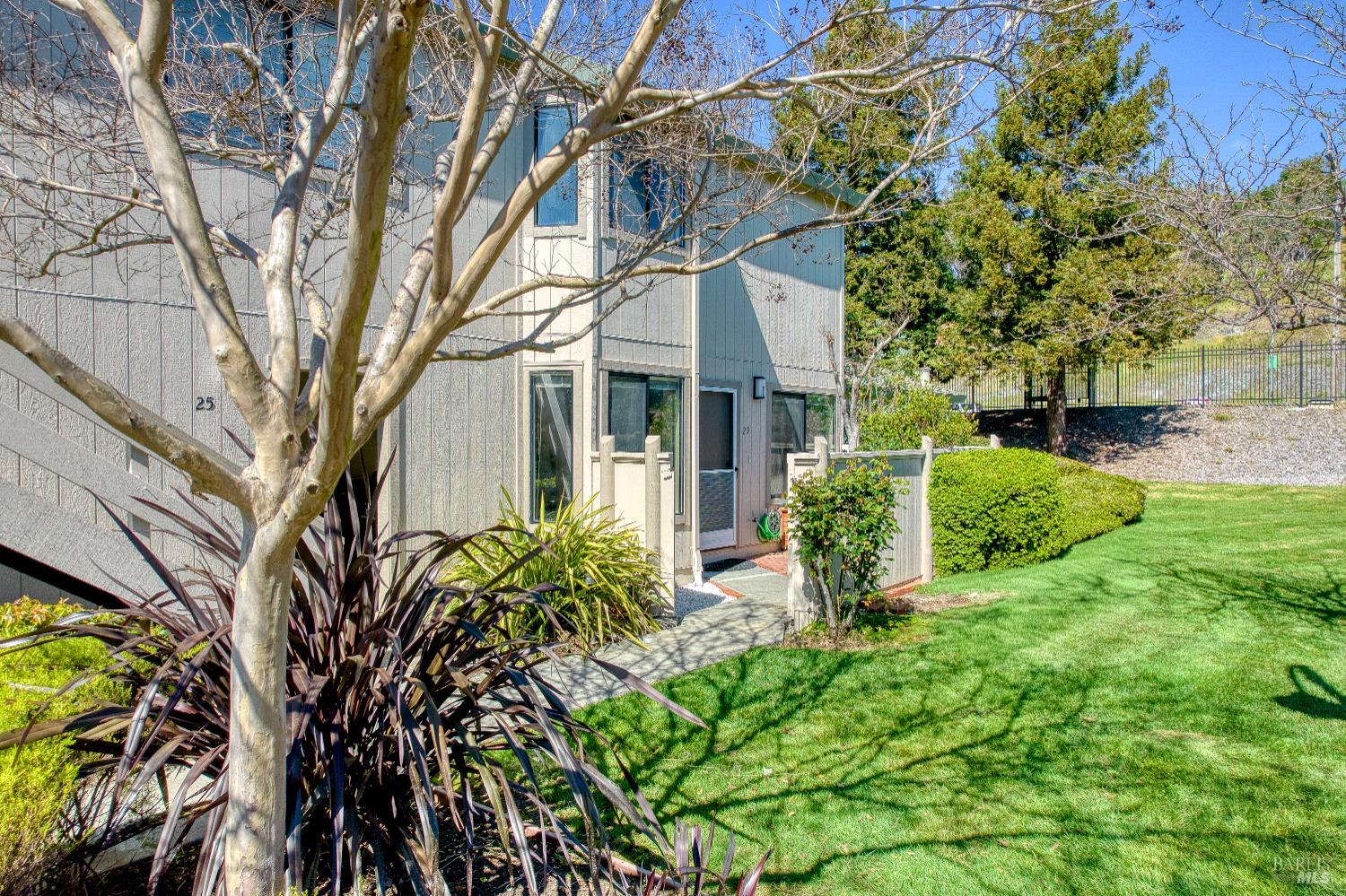29 Sailmaker Court San Rafael, CA 94903 - Photo 2 of 22